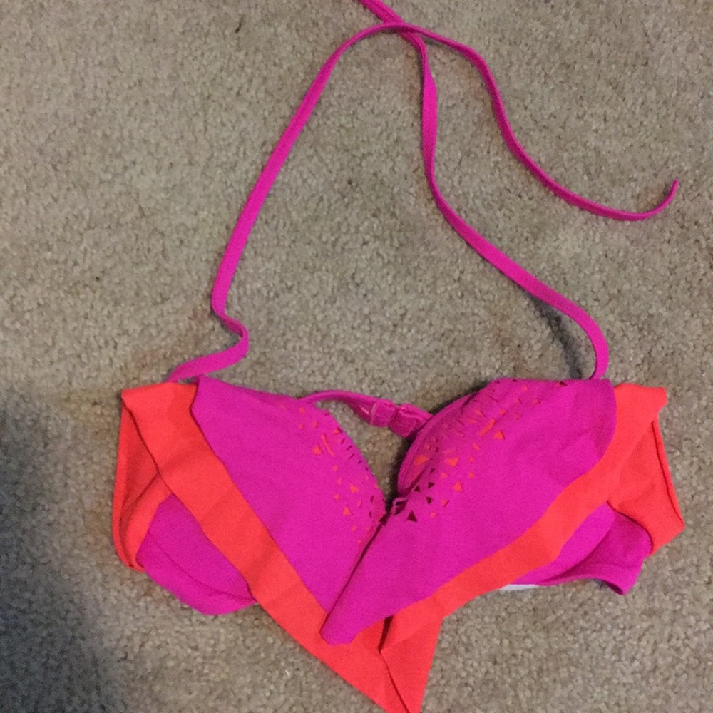 Ruffle swim top